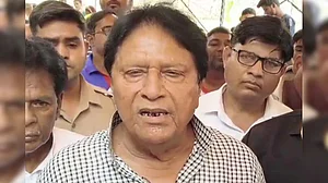 उत्तर प्रदेश: रामजी लाल सुमन को पुलिस ने किया हाउस अरेस्ट, पीड़ित दलित परिवार से अलीगढ़ मिलने जा रहे थे सपा सांसद