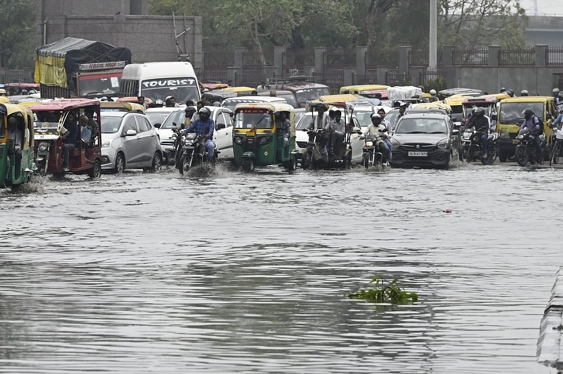 उत्तर भारत में बारिश ने ढाया कहर, 7 लोगों की मौत, दिल्ली-NCR में कई जगह पेड़ गिरे, बिजली गुल
