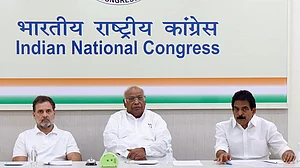 ऑपरेशन सिंदूरः कांग्रेस कार्यसमिति ने सेना की बहादुरी को किया सलाम, खड़गे बोले- हम जवानों के साथ खड़े हैं