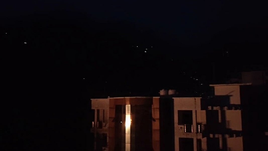 पाकिस्तान ने भारत के कई शहरों पर हमले की कोशिश की, भारत एयर डिफेंस ने किया नाकाम, जम्मू से राजस्थान तक ब्लैकआउट