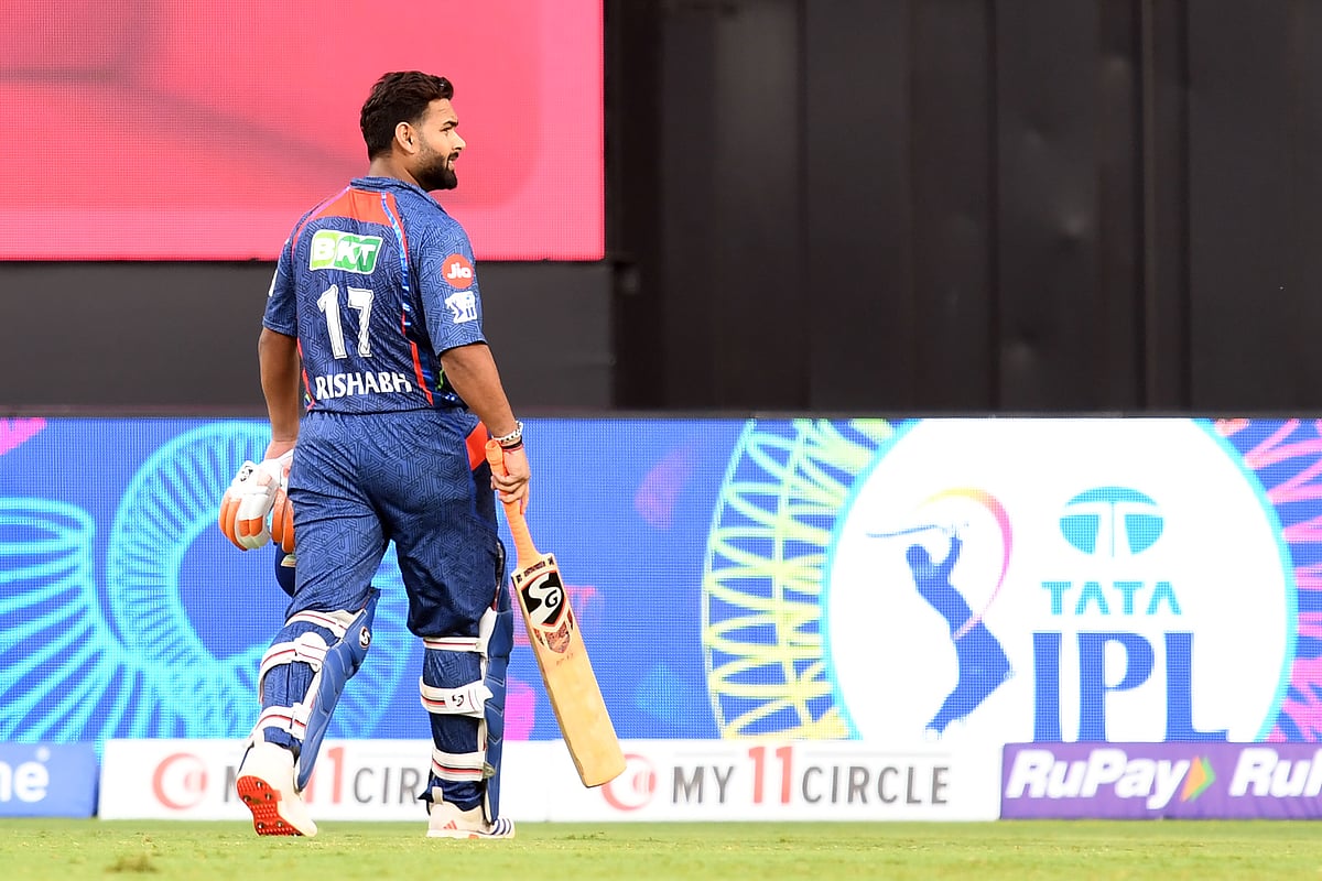 खेल: कोहली को टेस्ट क्रिकेट से संन्यास लेने से रोकने की हो रही कोशिश और IPL में खेल रहे विदेशी खिलाड़ी छोड़ रहे भारत 