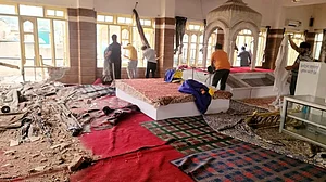 नियंत्रण रेखा पर गोलाबारी के बीच जिंदगी