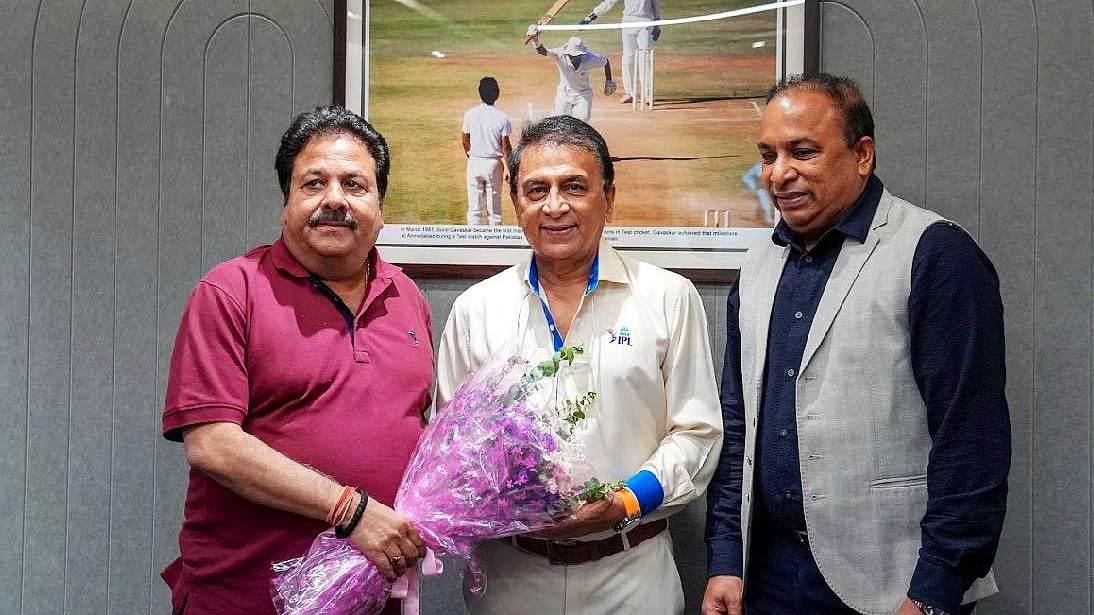 सुनील गावस्कर ने BCCI मुख्यालय में बने बोर्ड रूम '10000 गावस्कर' का उद्घाटन किया