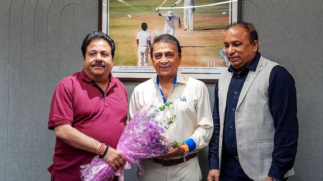 सुनील गावस्कर ने BCCI मुख्यालय में बने बोर्ड रूम '10000 गावस्कर' का उद्घाटन किया