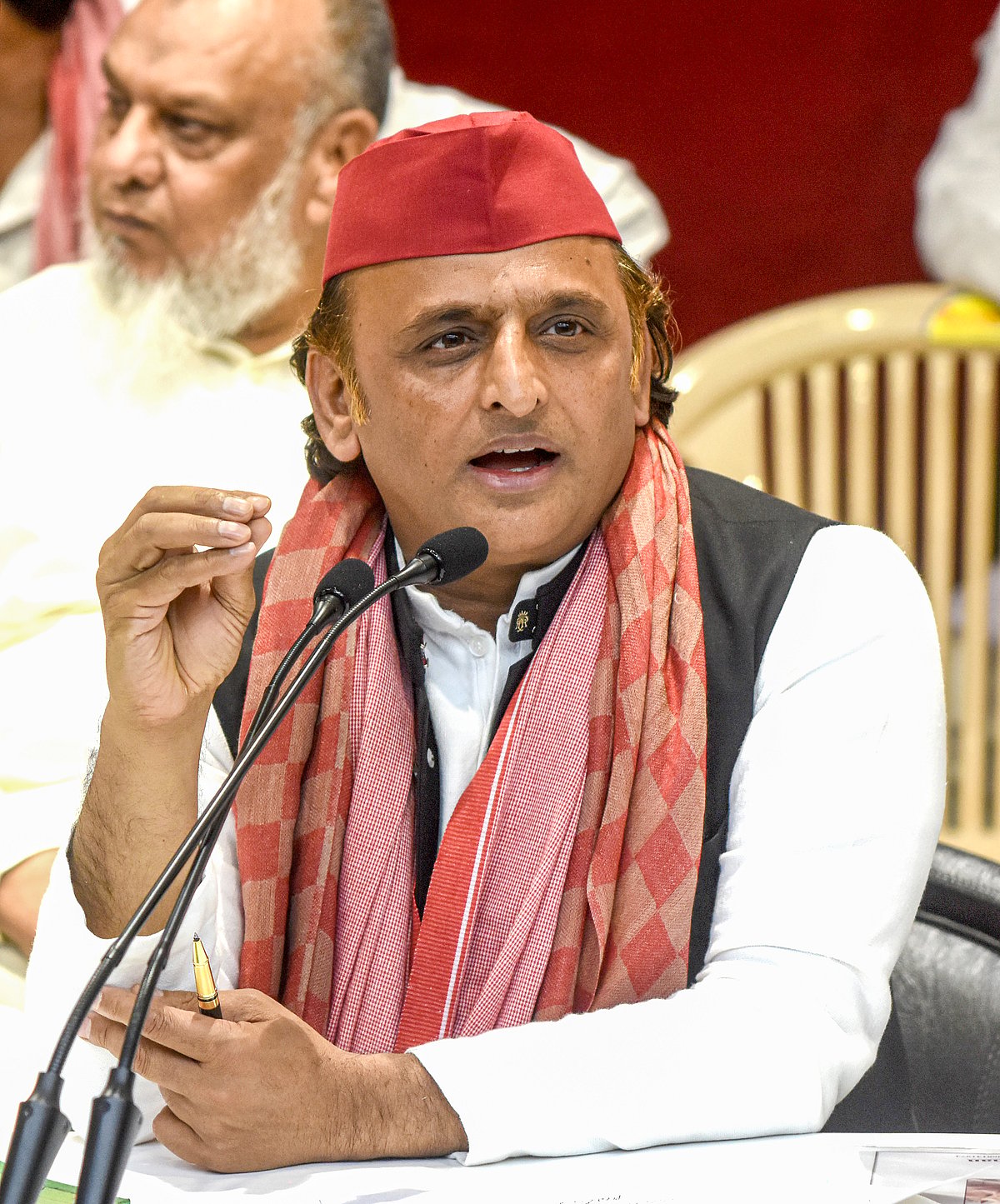 अखिलेश यादव का बीजेपी सरकार पर हमला, कहा-10 साल की सरकार में मां गंगा की सफाई नहीं हो पाई 