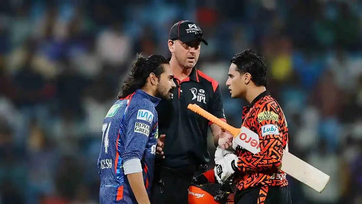 बीच मैदान अभिषेक और दिग्वेश के बीच तीखी बहस