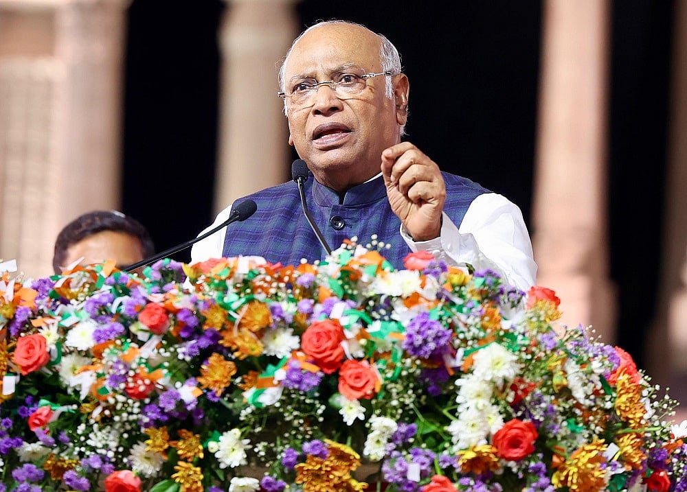 सुरक्षा मुहैया नहीं कराने के कारण पहलगाम में 26 लोग मारे गए, खुद पीएम मोदी ने रद्द कर दिया था अपना दौराः खड़गे