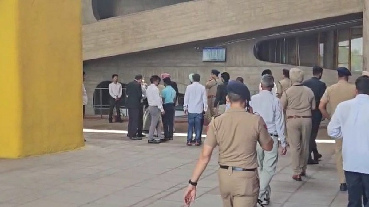पंजाब-हरियाणा हाईकोर्ट को बम से उड़ाने की मिली धमकी।