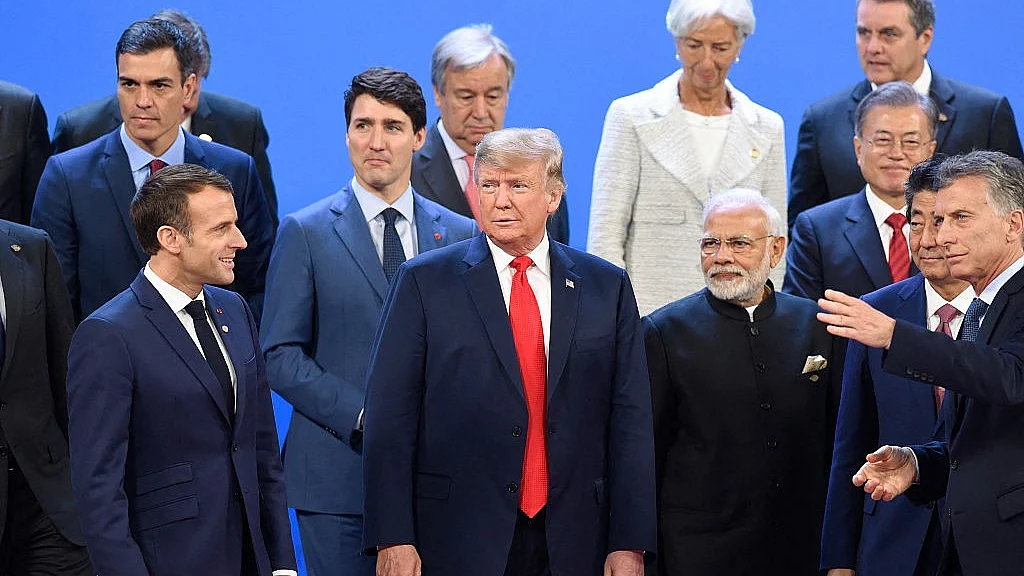 2018 के जी-20 शिखर सम्मेलन में वैश्विक नेताओं के साथ प्रधानमंत्री नरेंद्र मोदी (फोटो - Getty Images)