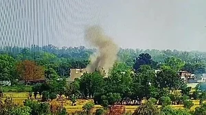 BSF ने जारी किया ‘ऑपरेशन सिंदूर’ का नया वीडियो, पाकिस्तान स्थित कैंप और लॉन्चिंग पैड पर कहर बनकर टूटी भारतीय सेना