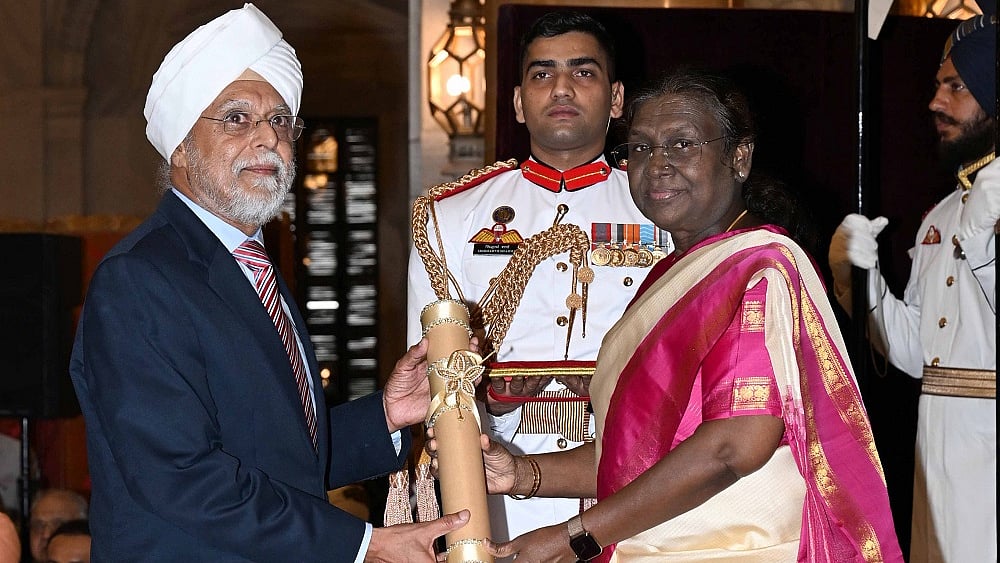 राष्ट्रपति ने पूर्व चीफ जस्टिस खेहर, नृत्यांगना शोभना समेत 68 हस्तियों को पद्म सम्मान से नवाजा