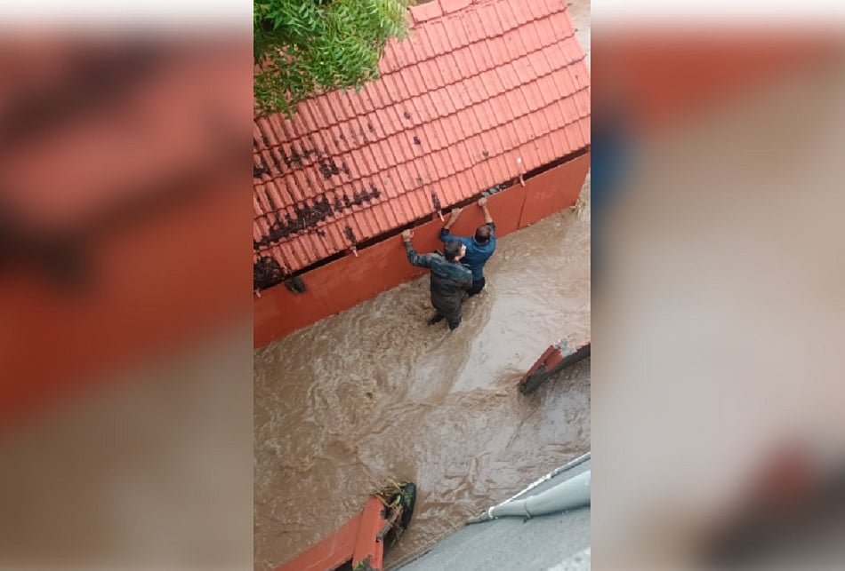 महाराष्ट्र के अहिल्यानगर में मूसलधार बारिश बनी आफत, गांव में फंसे लोगों के बचाने के लिए बुलाई गई सेना