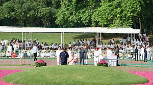 जवाहरलाल नेहरू की 61वीं पुण्यतिथि: 'आधुनिक भारत के निर्माता' को सोनिया गांधी, राहुल और खड़गे ने श्रद्धांजलि अर्पित की