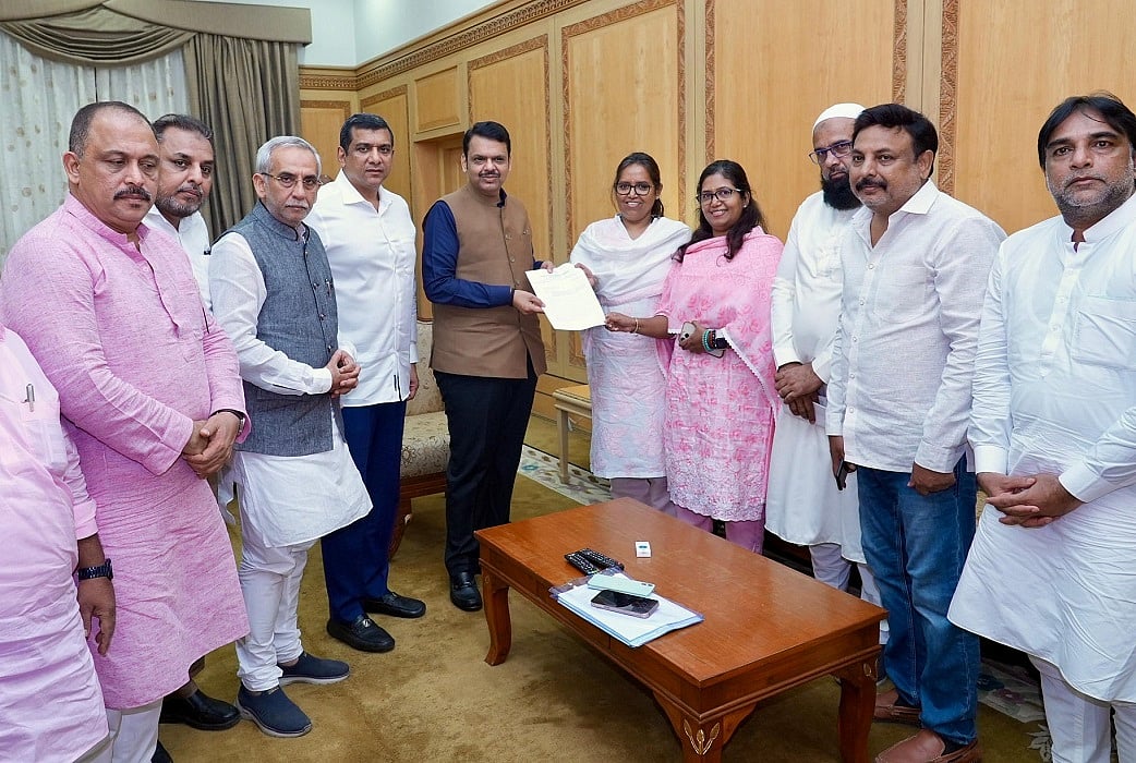 कांग्रेस ने धारावी पुनर्विकास मास्टर प्लान को बताया सुनियोजित बड़ा घोटाला, लागू करने पर रोक लगाने की मांग की
