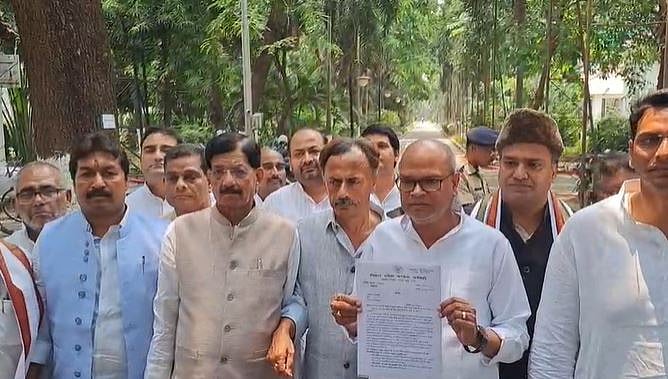 मुजफ्फरपुर बलात्कार मामला: कांग्रेस ने राज्यपाल से विधानसभा का विशेष सत्र बुलाने की मांग की