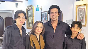 सिनेजीवन: जायद खान ने परिवार के साथ मनाई बकरीद और 'ब्रॉडी' के निधन से टूटे अहान और अथिया शेट्टी