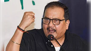 दुनिया में गलत मैसेज गया, राष्ट्रपति पुतिन के डिनर में LOP को नहीं बुलाने पर मनोज झा ने सरकार पर साधा निशाना