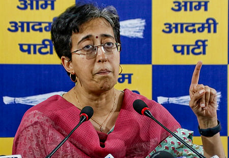 आतिशी का BJP पर हमला, कहा- बिजली की कीमतें बढ़ाई, प्राइवेट स्कूलों की फीस महंगी की, अब गरीबों के सिर से...