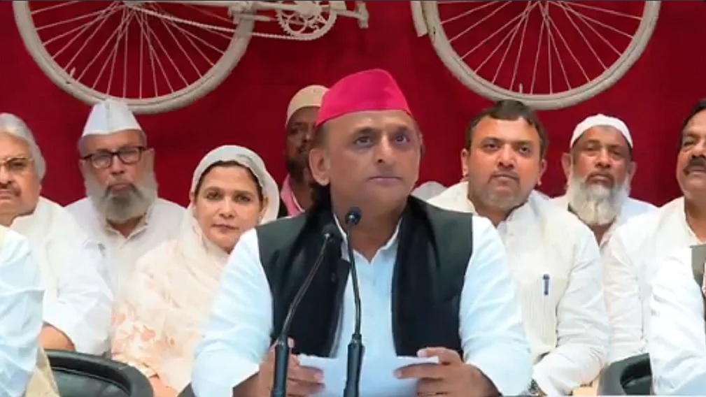 'बीजेपी में अब करंट नहीं रहा', यूपी में बिजली कटौती पर अखिलेश का निशाना