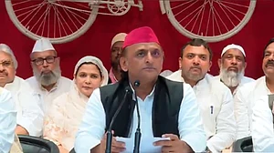 'बीजेपी में अब करंट नहीं रहा', यूपी में बिजली कटौती पर अखिलेश का निशाना