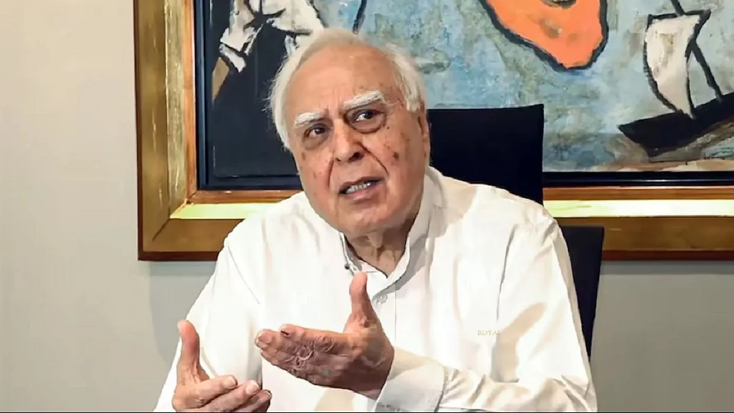 जस्टिस वर्मा के मामले के बहाने न्यायाधीशों की नियुक्ति पर नियंत्रण चाहती है सरकार: कपिल सिब्बल