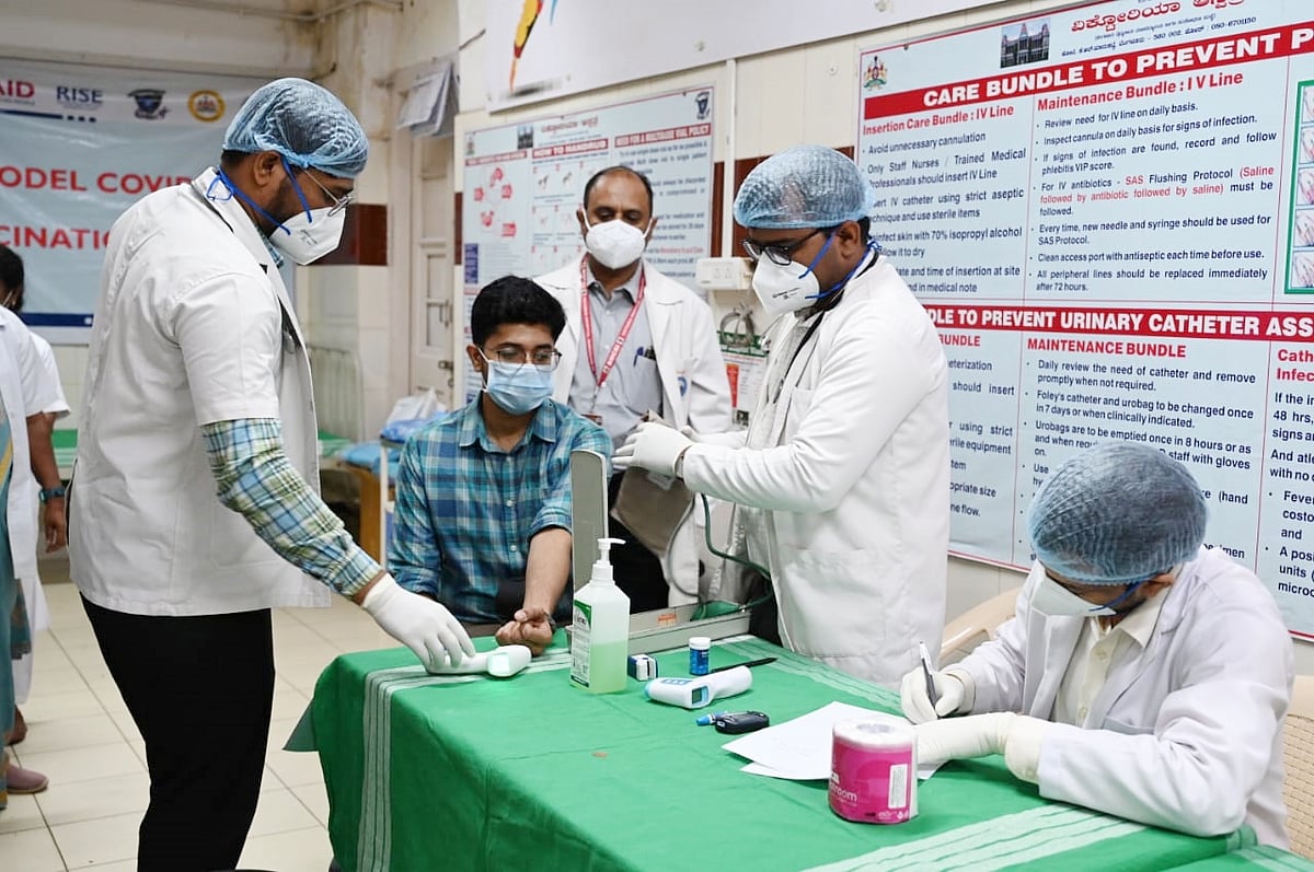 देश में कम हुए कोविड-19 के मामले, एक्टिव केसों की संख्या 7 हजार से नीचे