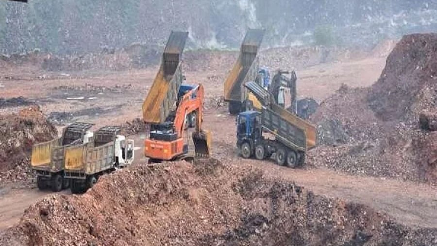झारखंड में भारी बारिश से कोयलांचलों की बढ़ी मुश्किलें, खदानों से गैस और धुआं निकलने से दहशत