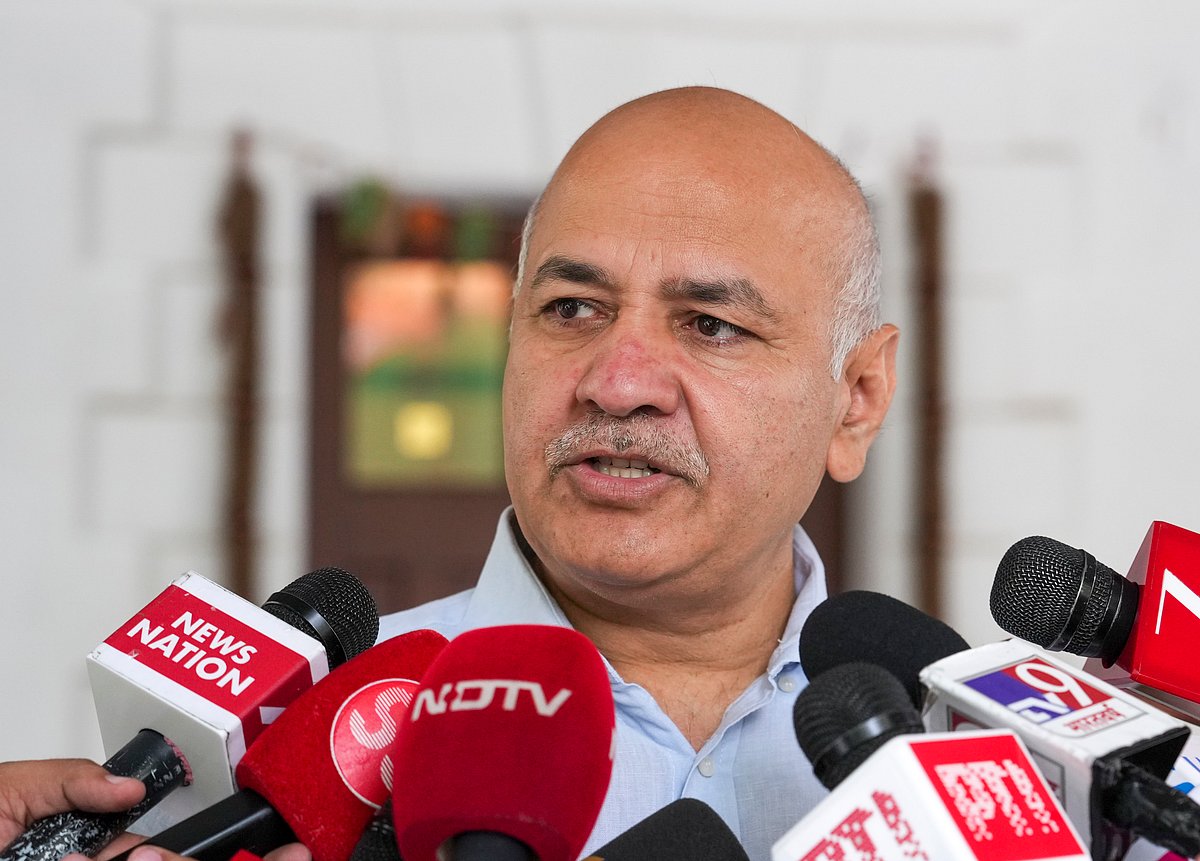 क्लासरूम्स निर्माण मामला: ACB के समक्ष पेश हुए सिसोदिया, कहा- महत्वपूर्ण मुद्दों से ध्यान भटकाने की कोशिश कर रही बीजेपी