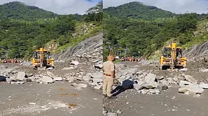 उत्तराखंड: रुद्रप्रयाग में भूस्खलन, सोनप्रयाग-गौरीकुंड मार्ग पर वाहनों की आवाजाही बंद