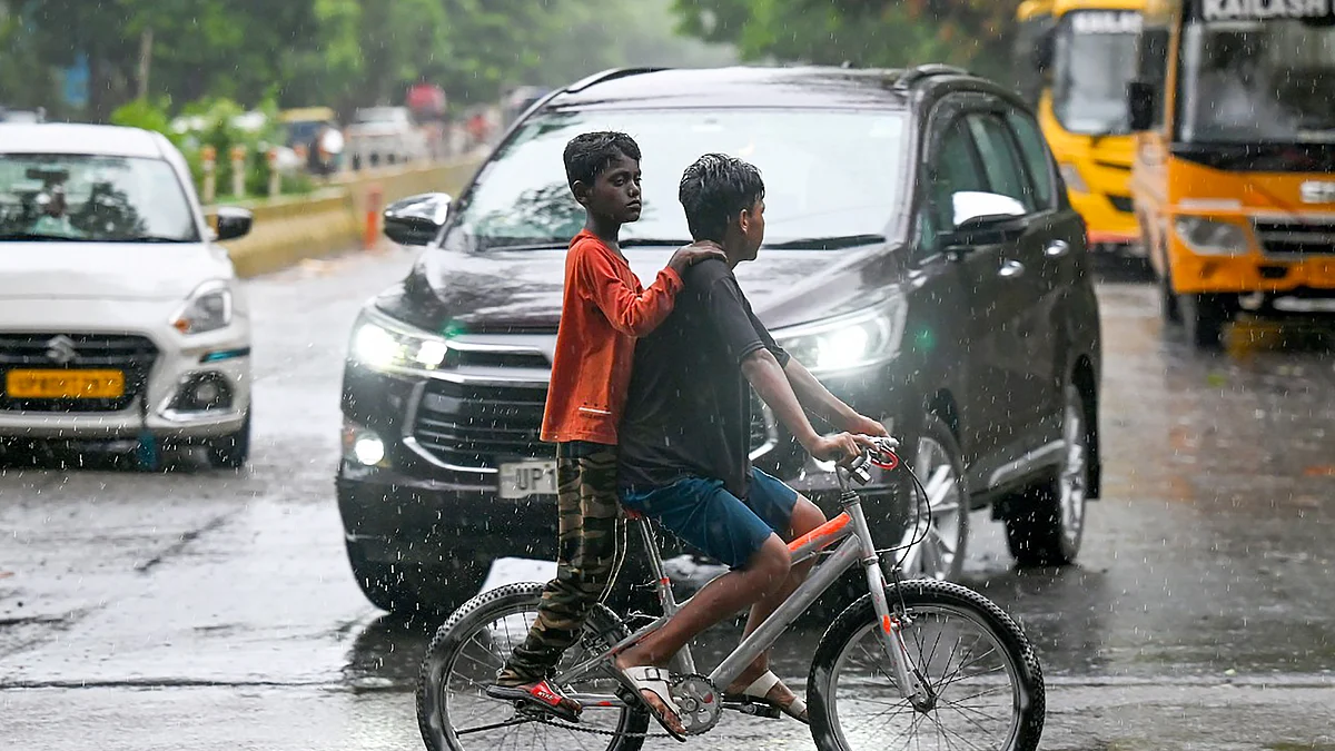 दिल्ली एनसीआर में इस हफ्ते हो सकती है गरज चमक के साथ बारिश