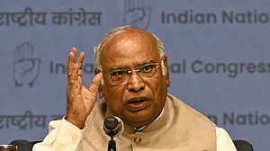 खड़गे ने सेना दिवस पर किया सैनिकों को नमन, साहस और बलिदान की सराहना की