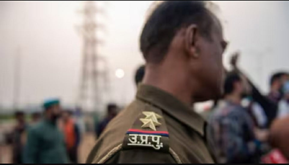 वाराणसी में अफवाह फैलाने के आरोप में छह पत्रकारों के खिलाफ FIR दर्ज, कांग्रेस ने सरकार को घेरा