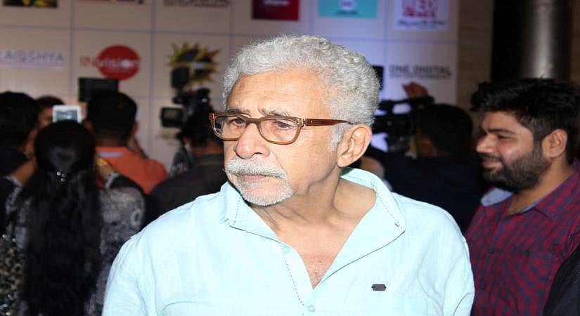 सिनेजीवन: नसीरुद्दीन शाह बोले- 'कास्टिंग का जिम्मेदार दिलजीत नहीं, डायरेक्टर' और अंशुला का 'द ट्रेटर्स' में सफर खत्म
