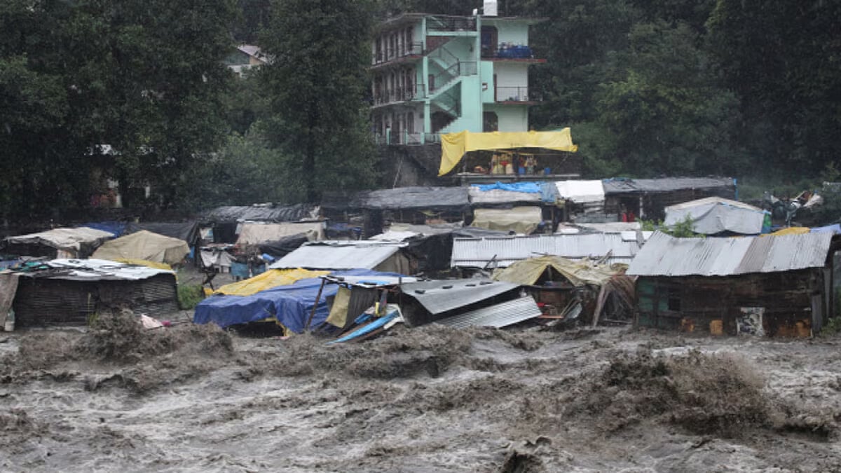 हिमाचल प्रदेश में मॉनसून की बारिश का कहर, 13 दिनों में 63 जानें गईं, 40 लापता, 400 करोड़ का नुकसान!