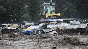 हिमाचल प्रदेश में मॉनसून की बारिश का कहर, 13 दिनों में 63 जानें गईं, 40 लापता, 400 करोड़ का नुकसान!
