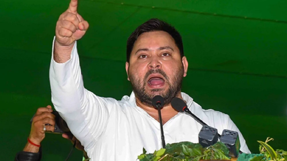 बिहार में अपराधी बेकाबू, सीएम बेहोश और थके हुए, अधिकारी चला रहे सरकार: तेजस्वी यादव