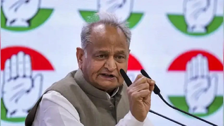 राजस्थान में अपराधियों और भ्रष्टाचार पर सरकार का कोई नियंत्रण नहीं, माफिया हावीः अशोक गहलोत