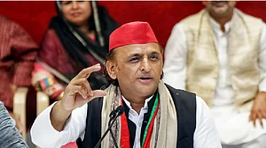 दिल्ली में प्रदूषण पर अखिलेश यादव बोले- हम सब मिलकर अरावली बचाएं और BJP को जनता-जनमत की ताकत से हराएं