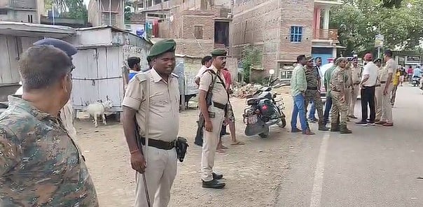 बिहार में अपराधी बेलगाम! बेगूसराय में बदमाशों ने दिनदहाड़े तीन युवकों को मारी गोली, एक की मौत, दो घायल 
