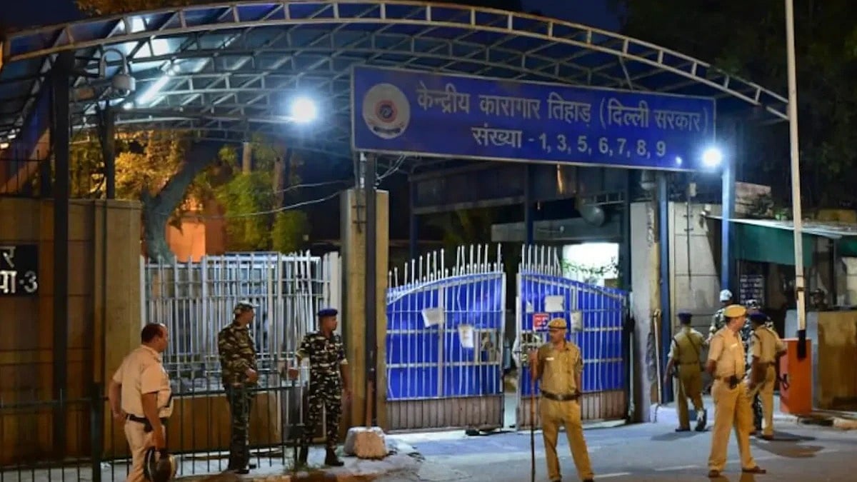तिहाड़ जेल में चलता है जबरन वसूली गिरोह! हाईकोर्ट ने आरोपों पर CBI को प्राथमिकी दर्ज कर जांच करने का आदेश दिया