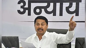 CSDS प्रमुख पर FIR, कांग्रेस ने चुनाव आयोग को घेरा, FIR की मांग की
