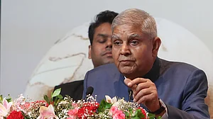 उपराष्ट्रपति जगदीप धनखड़ ने अचानक पद से इस्तीफा दिया, स्वास्थ्य संबंधी समस्याओं का दिया हवाला