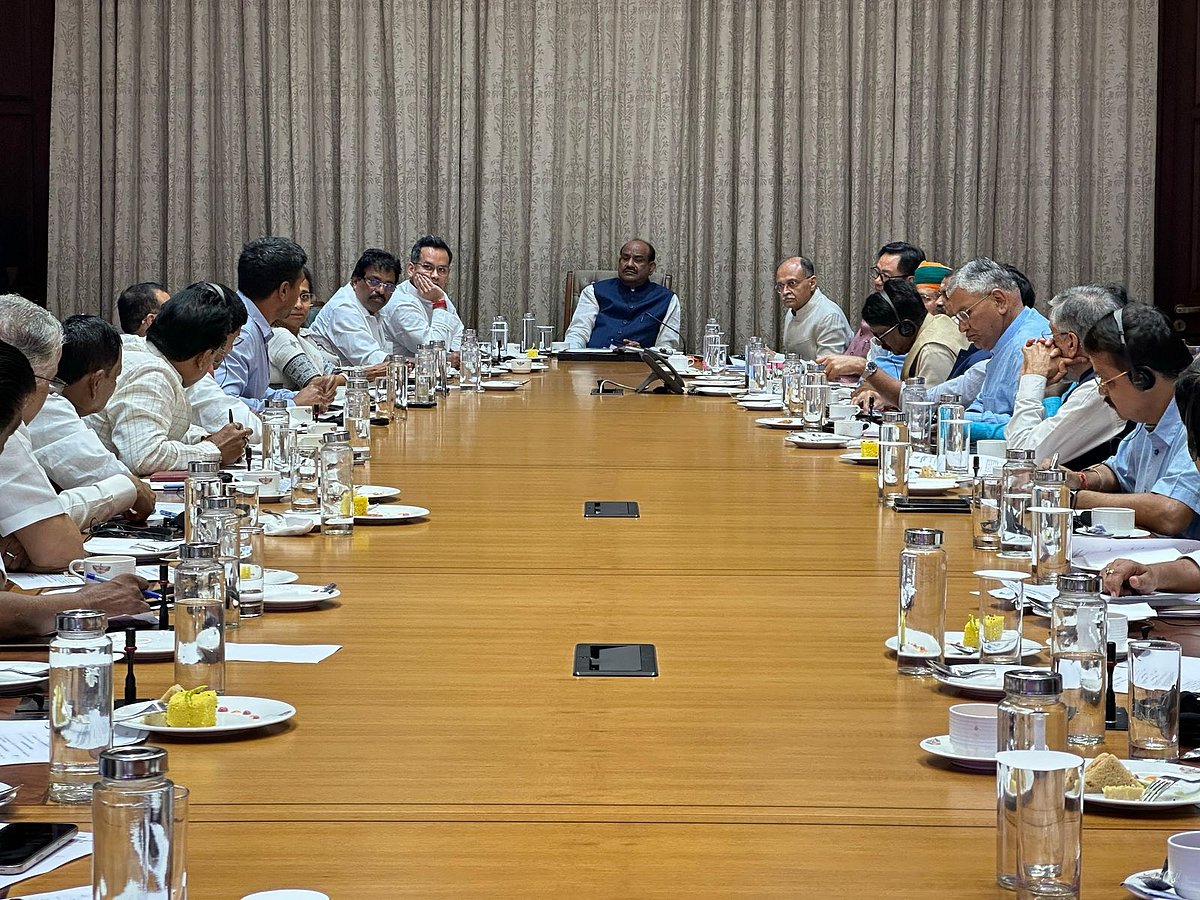 विपक्ष के हंगामे के बाद 'ऑपरेशन सिंदूर' पर चर्चा को तैयार सरकार, राज्यसभा में 9 और लोकसभा में 16 घंटे होगी बहस