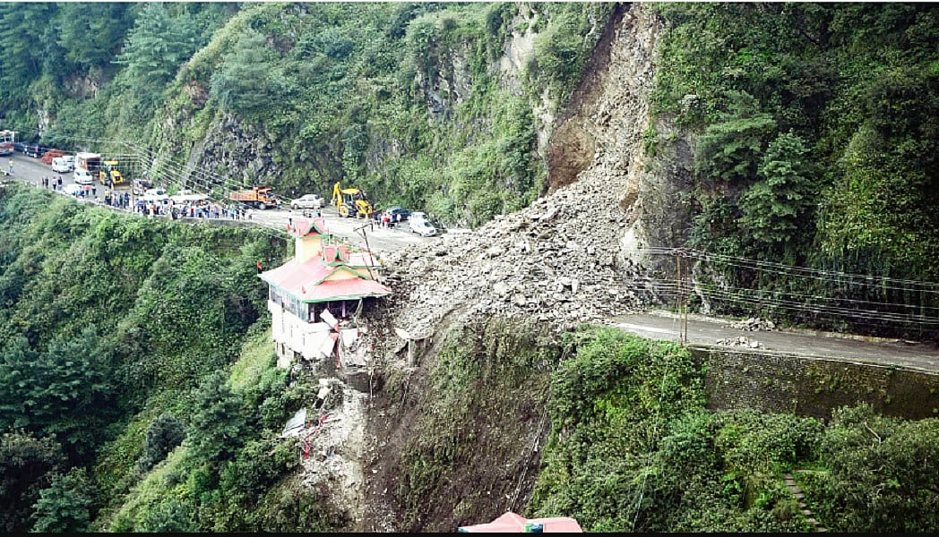 पहाड़ों में ‘फोर लेन’ का सपना महंगा सौदा, दूसरों पर दोष मढ़ना कब बंद करेंगे बेपरवाह NHAI और उनके राजनीतिक आका