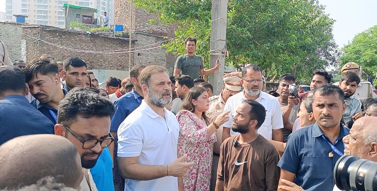 राहुल गांधी ने दिल्ली के जेलर वाला बाग और वजीरपुर इलाकों का दौरा किया, डिमोलिशन प्रभावित परिवारों की समस्याएं सुनीं