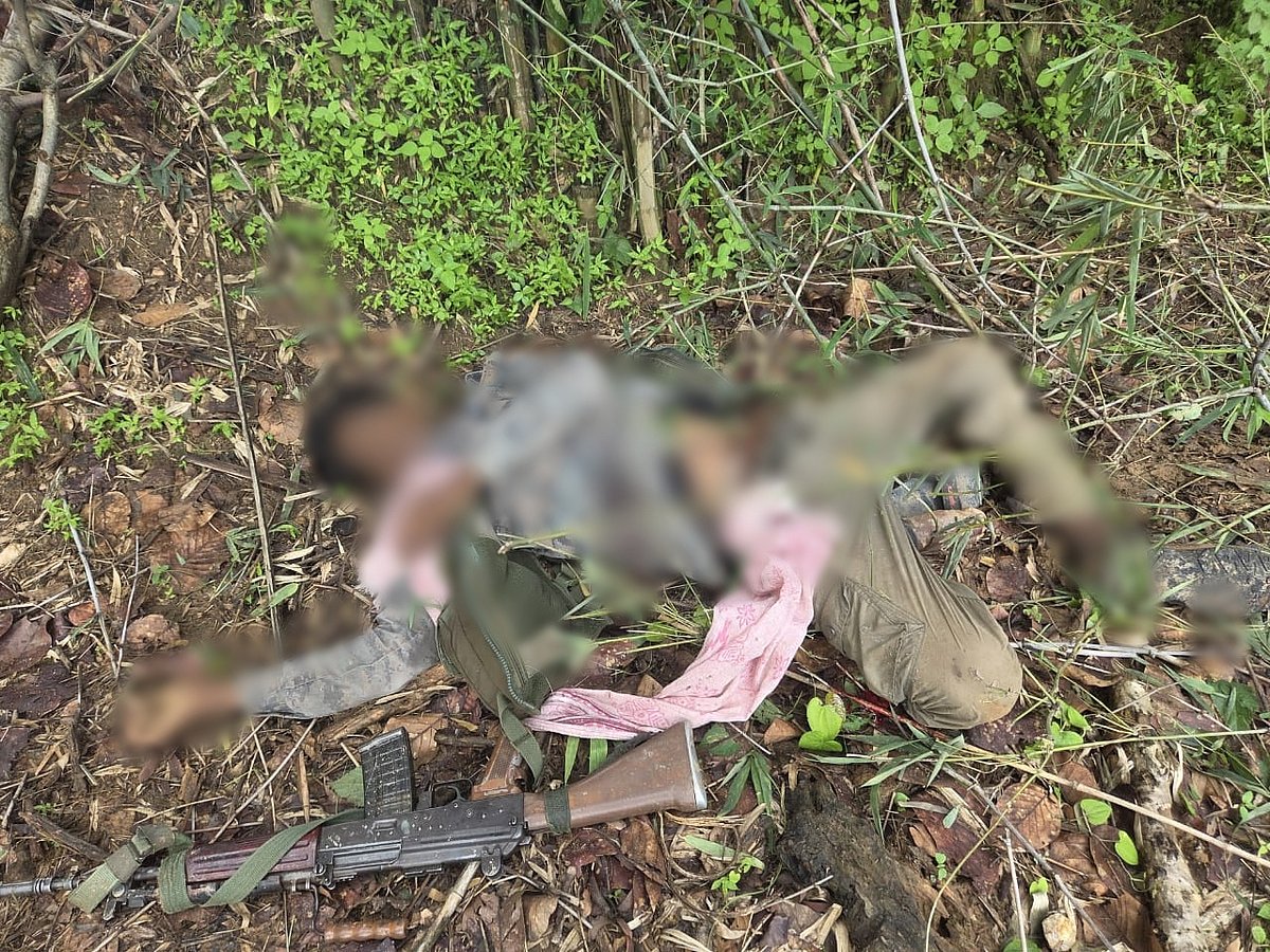 झारखंड: गुमला पुलिस को बड़ी कामयाबी, मुठभेड़ में तीन उग्रवादी ढेर, एके-47 सहित हथियार बरामद