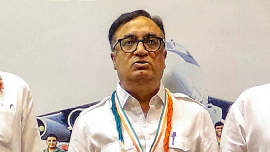 दीक्षित शीला के सत्ता से जाने के बाद दिल्ली के विकास की रफ्तार ठहर गई, परिवहन क्षेत्र में व्यवस्था धराशायी: अजय माकन