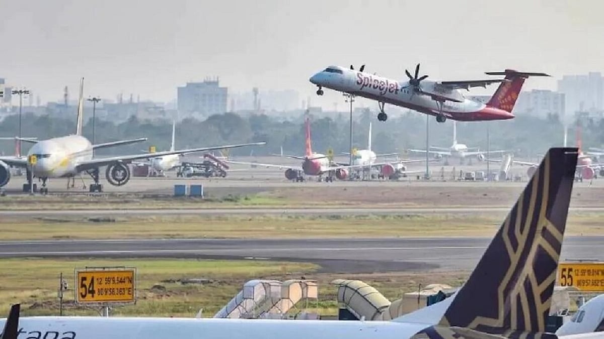 मुंबई एयरपोर्ट पर बम की धमकी से हड़कंप, तीन नंबरों से आया कॉल, जांच में जुटी पुलिस