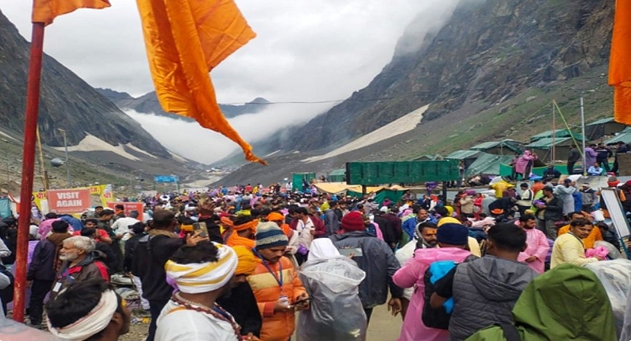 अमरनाथ यात्रा: 2324 यात्रियों का एक नया जत्था रवाना, 22 दिनों में 3.6 लाख से अधिक लोगों ने किए बाबा बर्फानी के दर्शन 