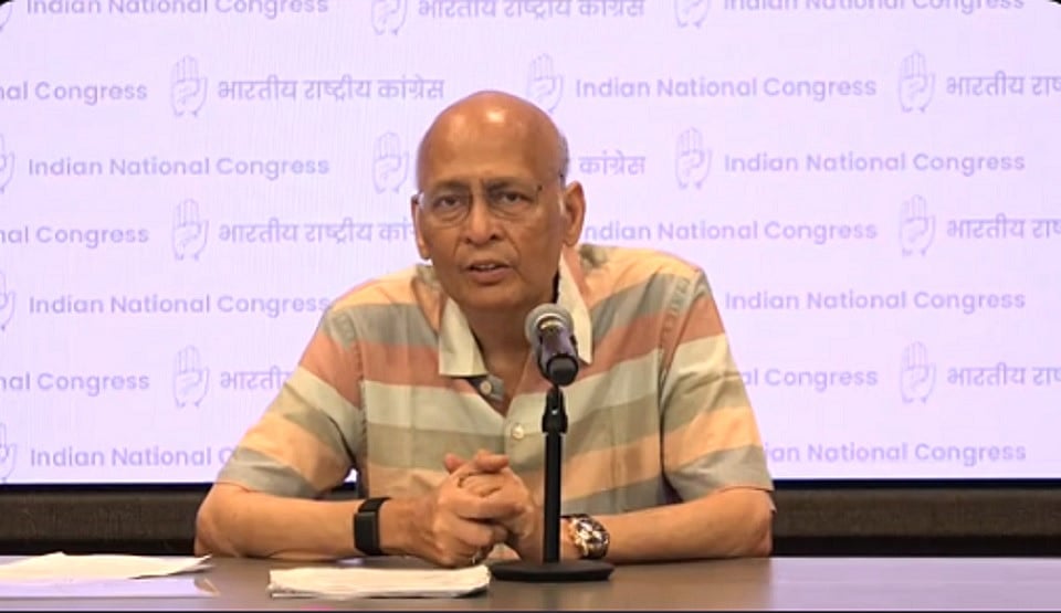 जस्टिस वर्मा के खिलाफ प्रस्ताव पर सरकार का दोहरा रवैया, शर्मिंदगी से बचने की कोशिश: कांग्रेस